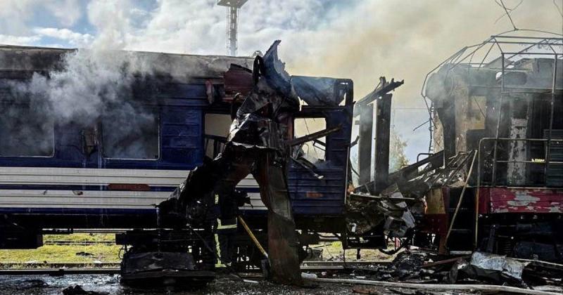 Удар Росії по залізничному вокзалу в Шостці: наслідки та візуальний репортаж. ВІДЕО+ФОТО
