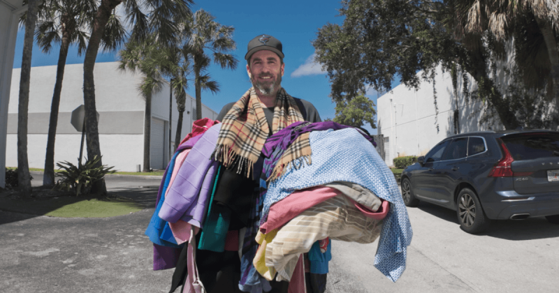 Чоловік зумів досягти фінансового успіху, займаючись перепродажем секонд-хенду – яким чином це стало можливим?