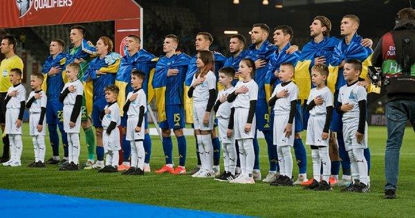 Основні події 10 листопада: оновлений склад національної збірної України, Динамо має намір продати свого ключового гравця, Мессі знову в Барселоні.