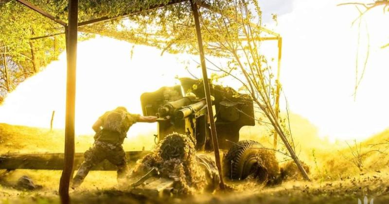 У Румунії затримали колишнього сенатора через корупційні схеми, пов’язані з оборонною угодою з Україною. Сума хабаря становить мільйон євро.