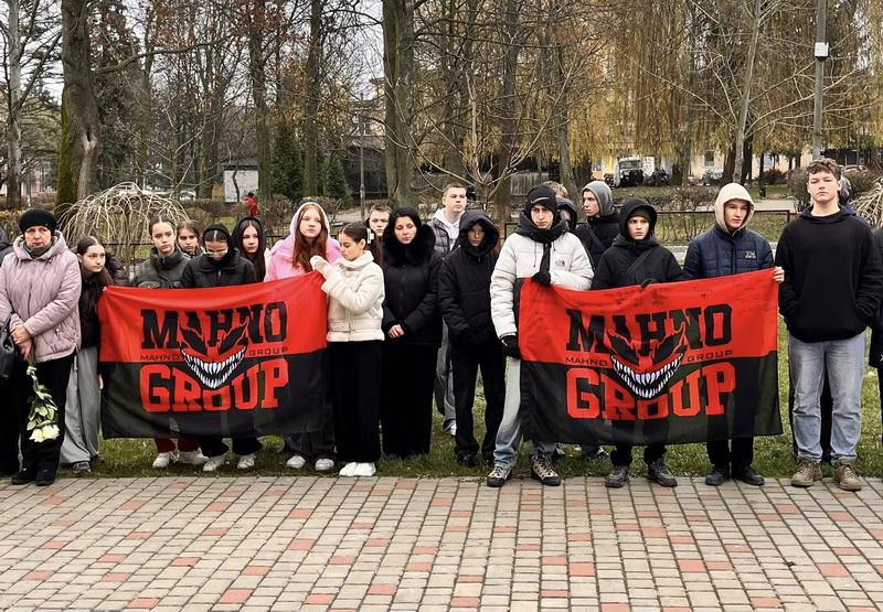 У Бурштині відбулося урочисте відкриття меморіальної таблиці на честь Андрія Коваля, одного з засновників