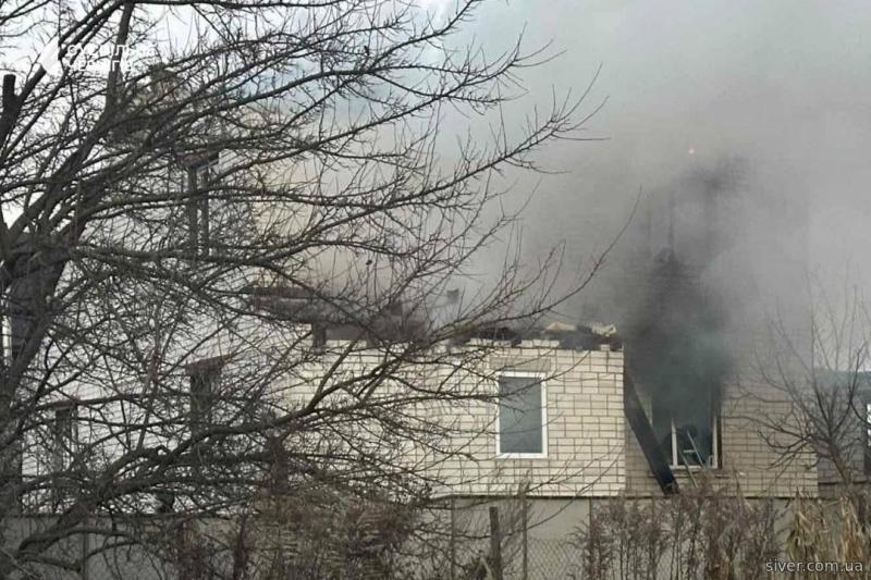 Дрон над домом