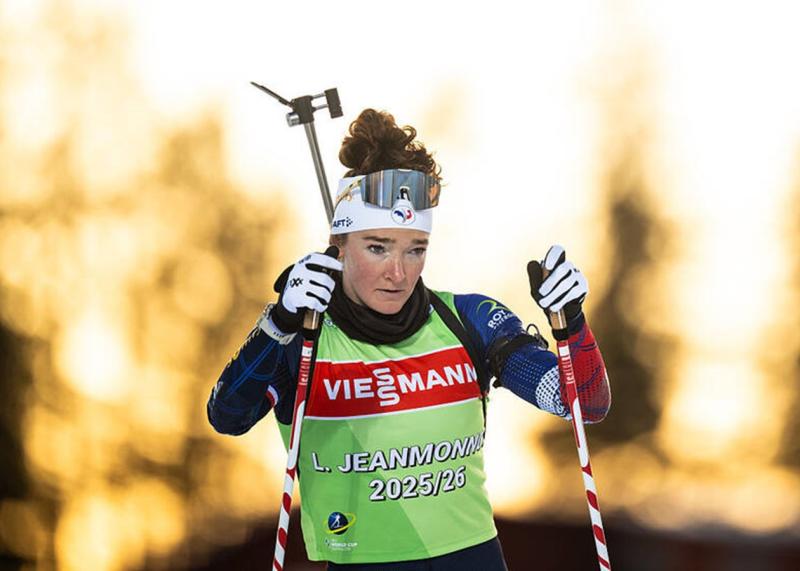 У Естерсунді французькі спортсменки першими фінішували в естафеті з біатлону.