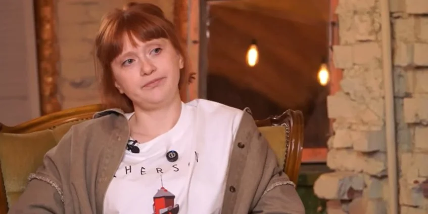 Дочка знаменитих акторів Віктора Жданова та Олени Хохлаткіної, Оксана Жданова, поділилася своїми почуттями щодо розлучення батьків.