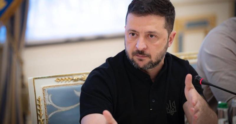 Простих варіантів не існує, проте важливо, щоб не відбувалося жодних ігор за спиною нашої країни, - заявив Зеленський.