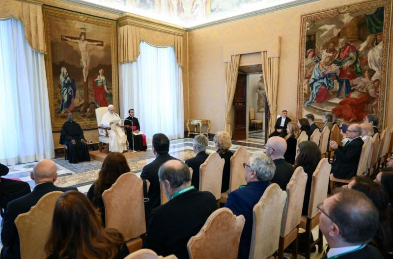 Тато про штучний інтелект: ставати співучасниками у процесі створення, а не просто споживати контент.