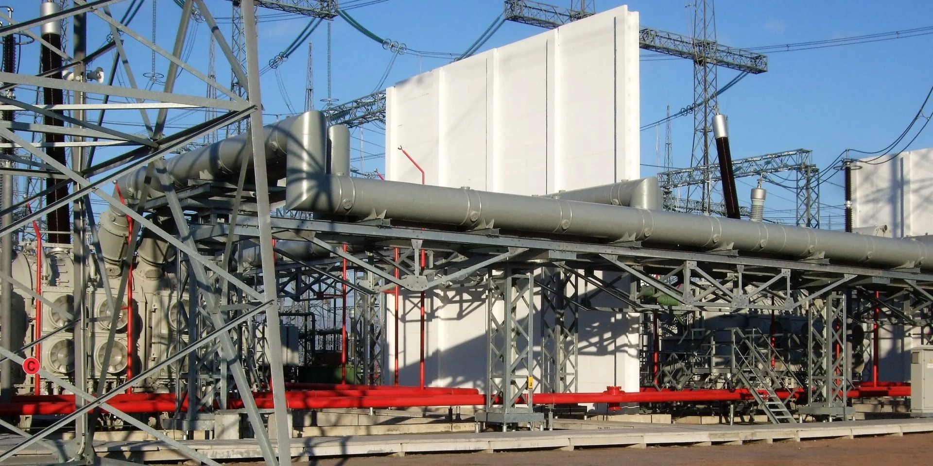 Відновлення енергетичного сектору. Уряд полегшив процес передачі важливого обладнання обленерго.