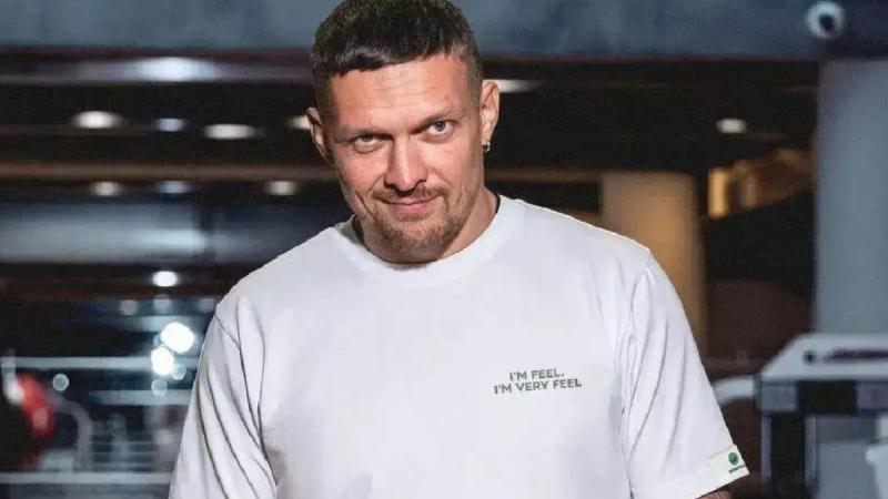 Усик озвучив несподіване ім'я потенційного суперника (ВІДЕО) - Футбол24