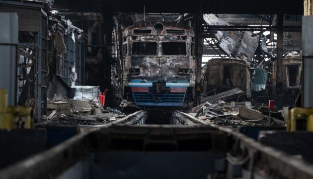 З початку війни зазнали пошкоджень приблизно 130 тисяч об'єктів залізничної інфраструктури, повідомляє Міністерство розвитку.