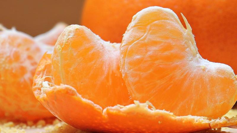 Не поспішайте викидати шкірки від мандаринів: є легкий спосіб наповнити ваш дім приємним ароматом.