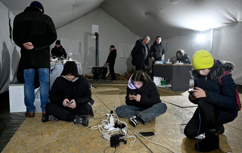 У Київській області знову частково введено екстрені відключення електроенергії: які території підлягають цим заходам.