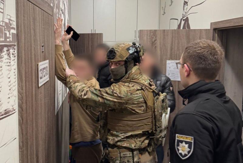 У Харківській області розпочнеться судовий процес над організаторами кіберзлочинної схеми, які за допомогою фішингу вкрали у громадян 80 тисяч гривень.