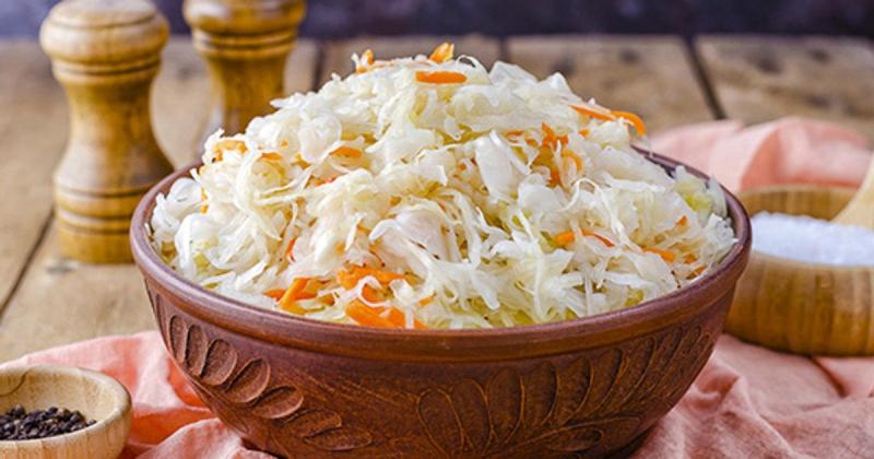 Як оригінально заквасити капусту: новий рецепт від шеф-кухаря