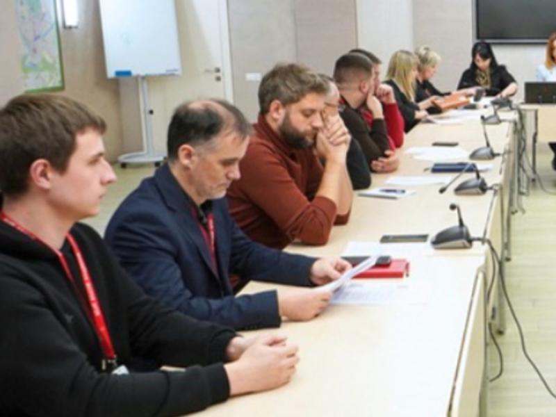 Скриньки для прапорів та карта поховань. У Вінниці проводять роботи з упорядкування Алеї Слави - 20 хвилин.