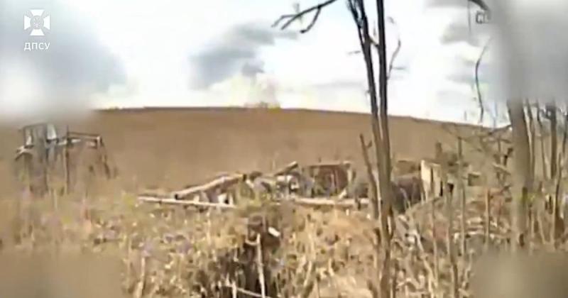 Прикордонники знищили дев'ять укриттів, склад боєприпасів та місце старту російських безпілотників. ВІДЕО.