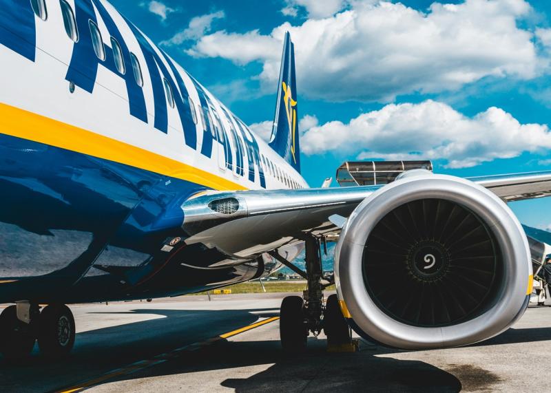 Літак Ryanair, який направлявся до Австрії, здійснив вимушену посадку в Чехії.