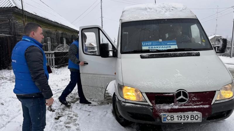 За даними обласної військової адміністрації, в Донеччині ще перебуває більше 300 тисяч мирних жителів.