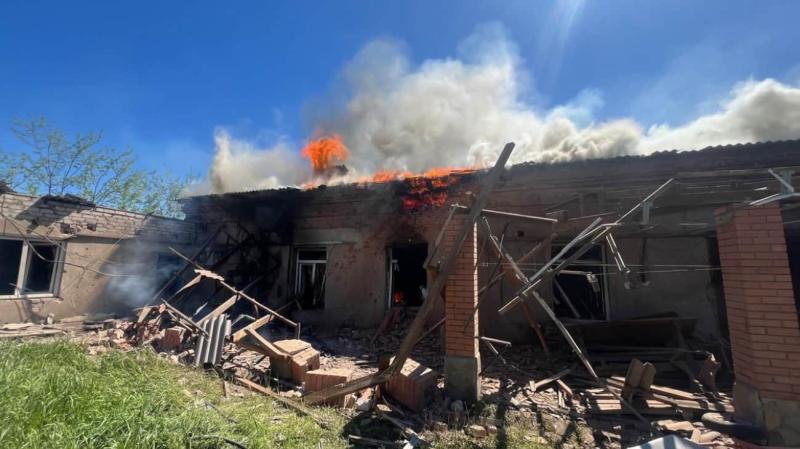 Троє людей загинули, а більше десяти отримали поранення серед цивільного населення в Донеччині та Херсонській області.