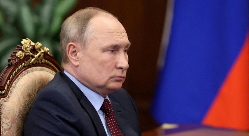 Експерт висловив свою думку щодо доцільності атакувати кремлівські трибуни під час святкування 9 травня в Україні.