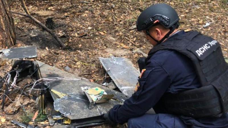 У передмісті Києва відбулися руйнування та є постраждалі внаслідок нічного нападу російських сил.