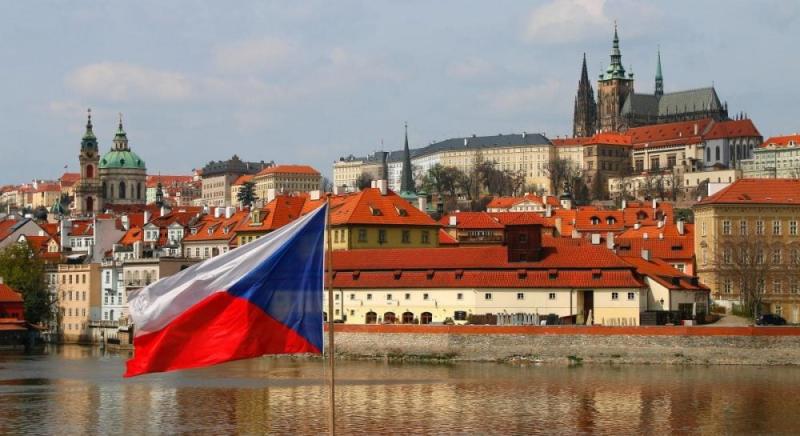 Мінімальна заробітна плата в Чехії у 2025 році: які можливості відкриваються для українців.