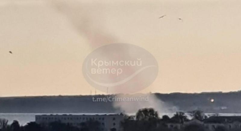 У Криму сталися потужні вибухи: аеродроми під ударом, а також спалахнув склад з боєприпасами (відео)