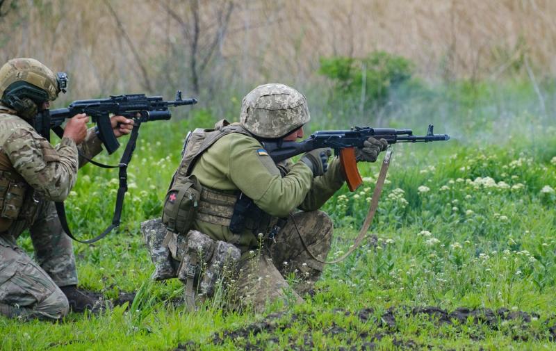 Оновлена інформація від Генерального штабу: ще 1100 військовослужбовців противника, 32 бойових броньованих машини та система протиповітряної оборони.