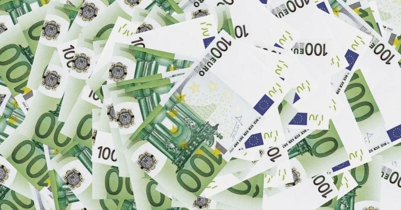 Курс валют на вихідні дні, 31 травня та 1 червня: актуальні ціни на долар, євро та злотий.
