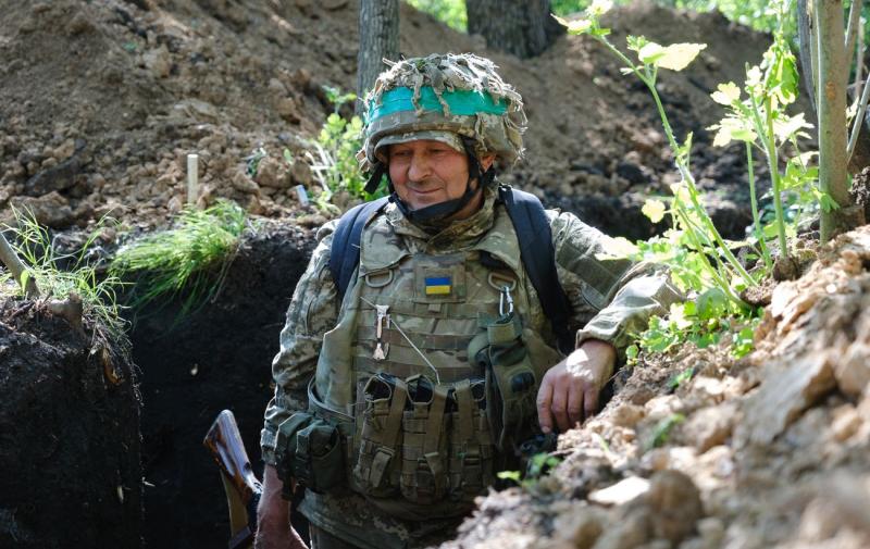 За інформацією Генерального штабу, російські війська зазнали втрат понад 1200 військових і 54 одиниці артилерійського озброєння протягом останньої доби.