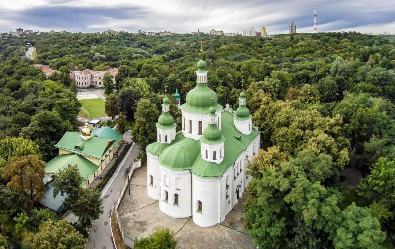 Чи справді Змій Горинич мешкав у Києві? У яких підземних лабіринтах міг 