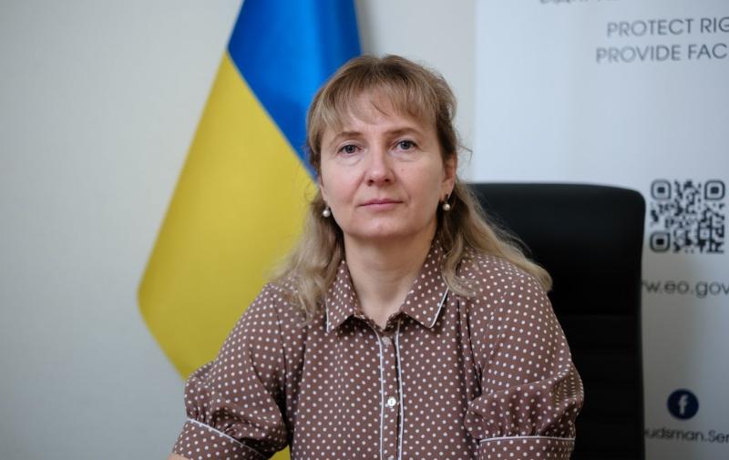 Виїзд за межі країни стосується не лише юнаків, які досягли 17-річного віку, а також і дівчат: бесіда з освітнім омбудсменом.