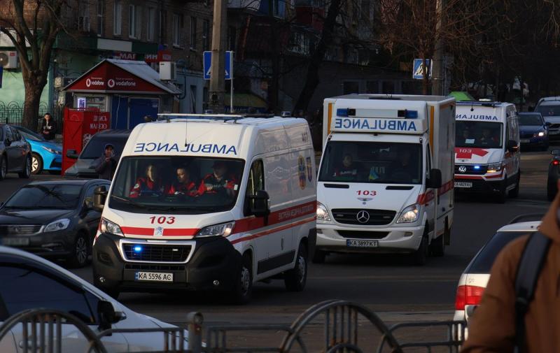 Атака дронів на Київ: внаслідок інциденту є постраждалі.