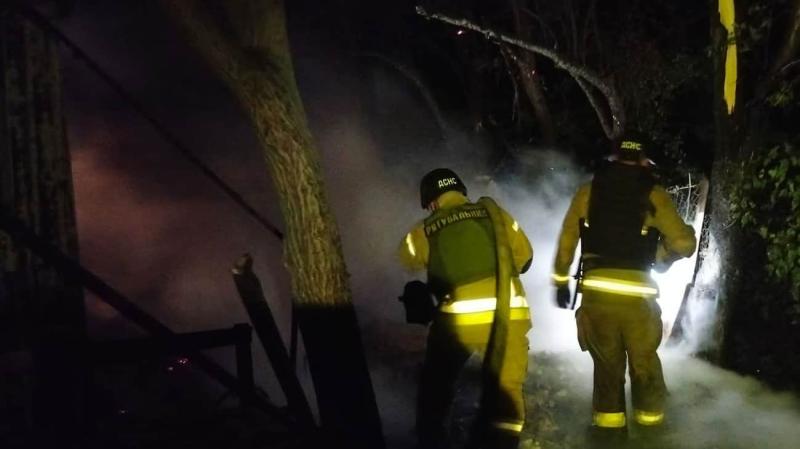 Окупаційні сили обстріляли Дніпропетровську область: двоє людей отримали поранення, зазнала ушкоджень інфраструктура, сервісний центр та житловий будинок.