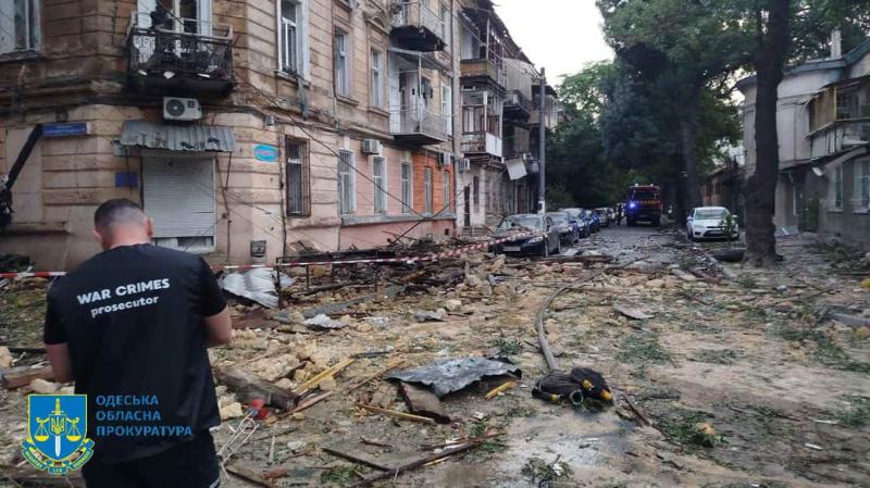 Нічна атака на Одесу: двоє загиблих, пошкоджено пологовий будинок, станцію швидкої допомоги та залізничний вокзал.