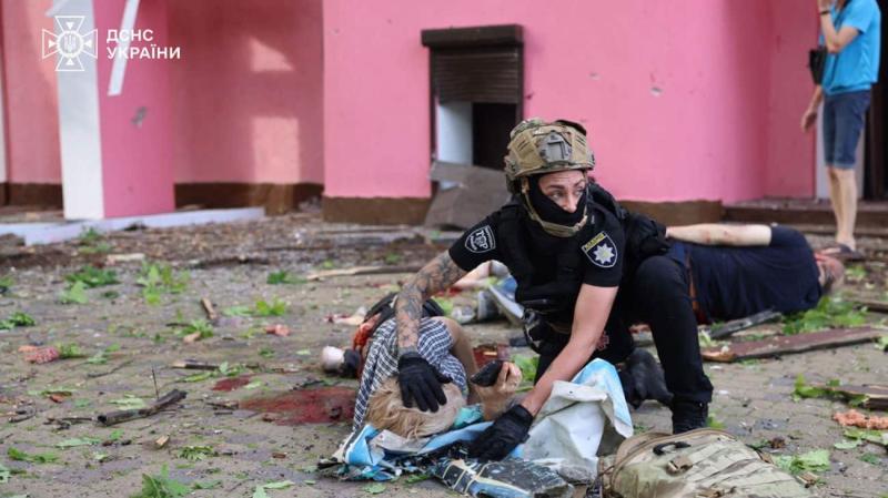 Атака на Харків 7 червня: кількість загиблих зросла до трьох, під уламками можуть залишатися ще п'ять осіб.