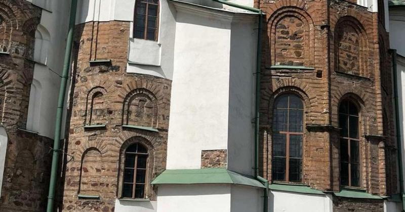 Софійський собор під загрозою з боку армії РФ: Путін намагається зазіхнути на святиню, уламки 