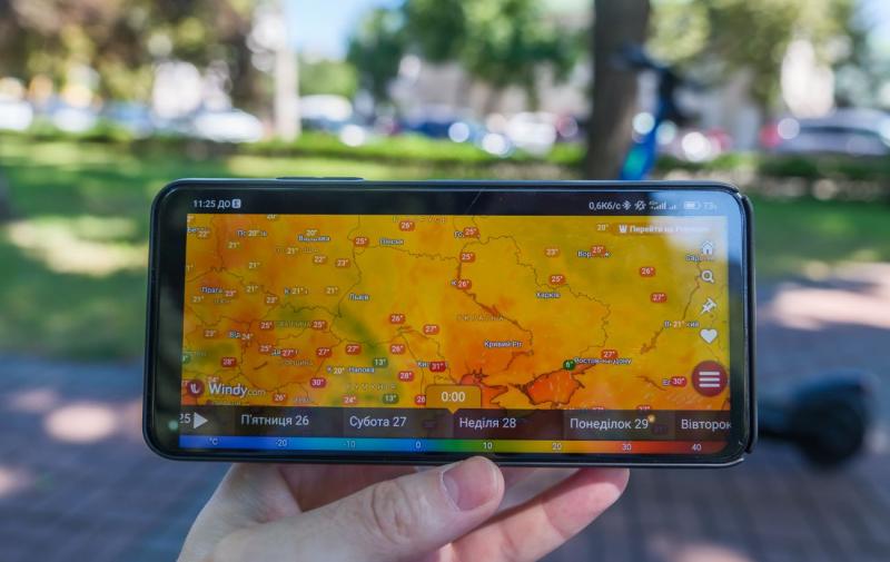 Чи чекає Україну спекотне літо і в чому допомагають лісосмуги: бесіда з кліматологом