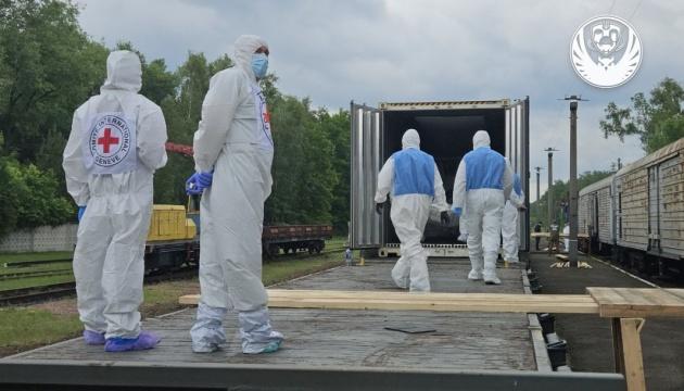 Процес ідентифікації тіл українських захисників, які були передані Росією, зможе тривати не менше року, заявив Клименко.