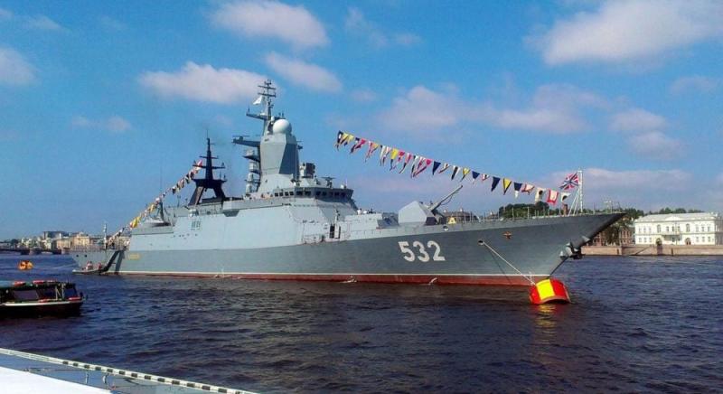 Російський військовий корабель перетнув Ла-Манш, прихований від уваги, - повідомляє The Telegraph.