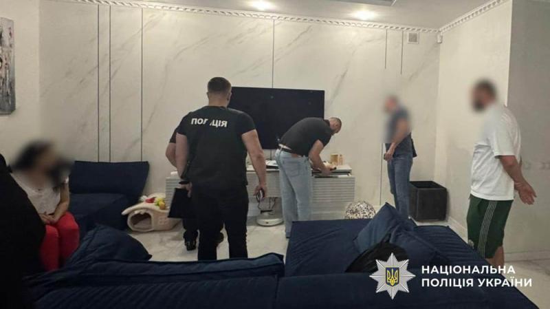 Правоохоронні органи здійснюють обшуки в домівках Назарія Гусакова та його близьких родичів.