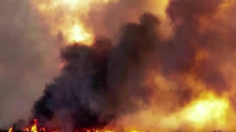 Харків зазнав удару з боку російських безпілотників: пролунав потужний вибух, і почалася пожежа.