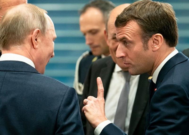 Макрон розкрив причини свого першого за останні три роки телефонного дзвінка Путіну.