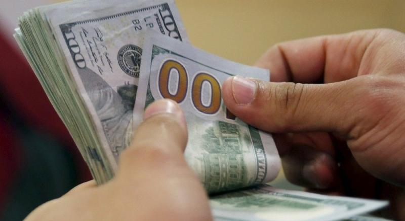 Яка буде вартість 100 доларів в Україні: прогноз експерта до 13 липня.