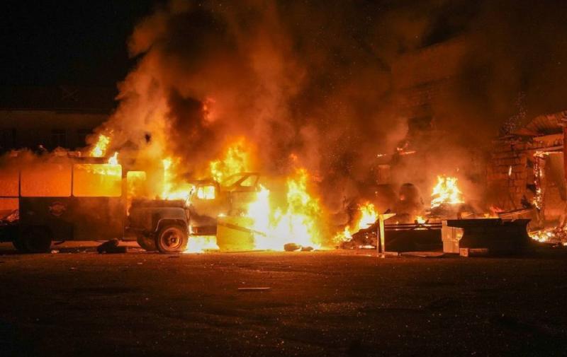 Атака на Одесу: дрони знищили будівлі, автомобілі спалахнули, одна людина загинула (фото)