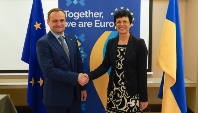 Кулеба провів зустріч з єврокомісаркою Кос, на якій обговорили наступні кроки для інтеграції України до Європейського Союзу.