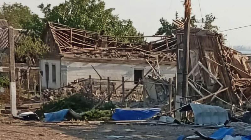 Російські війська завдали удару по Дніпропетровській області за допомогою КАБу: двоє людей отримали поранення.
