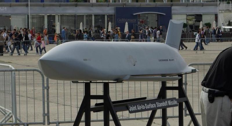Що собою представляють ракети JASSM і чи надішле їх Трамп Україні: відповідь у The Times.