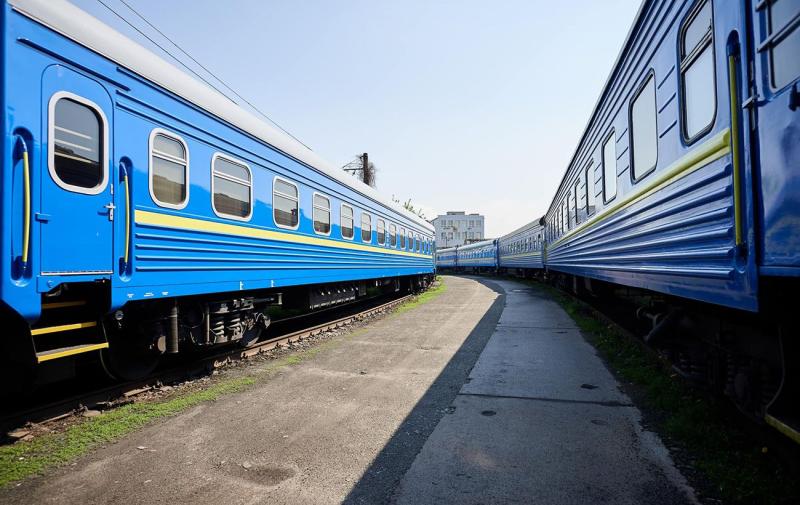 УЗ оголосила про суттєві оновлення у розкладі поїздів до Закарпаття: які зміни нас очікують?
