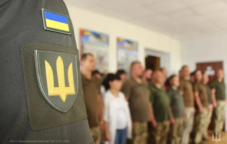 Депутат зазначив, що ухвалення рішення щодо мобільних ТЦК може здійснюватися як Кабінетом Міністрів, так і військовим командуванням.