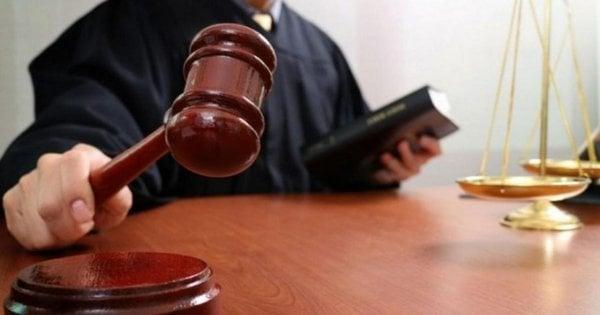 У Прикарпатті керівницю клубу покарали штрафом через насильство над свекрухою.